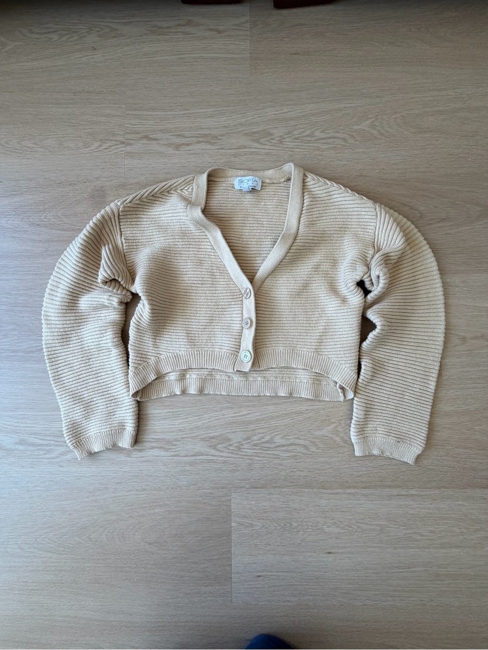 sofia by sofia vergara Cropped Cream Ribbed V-Neck Button Cardigan